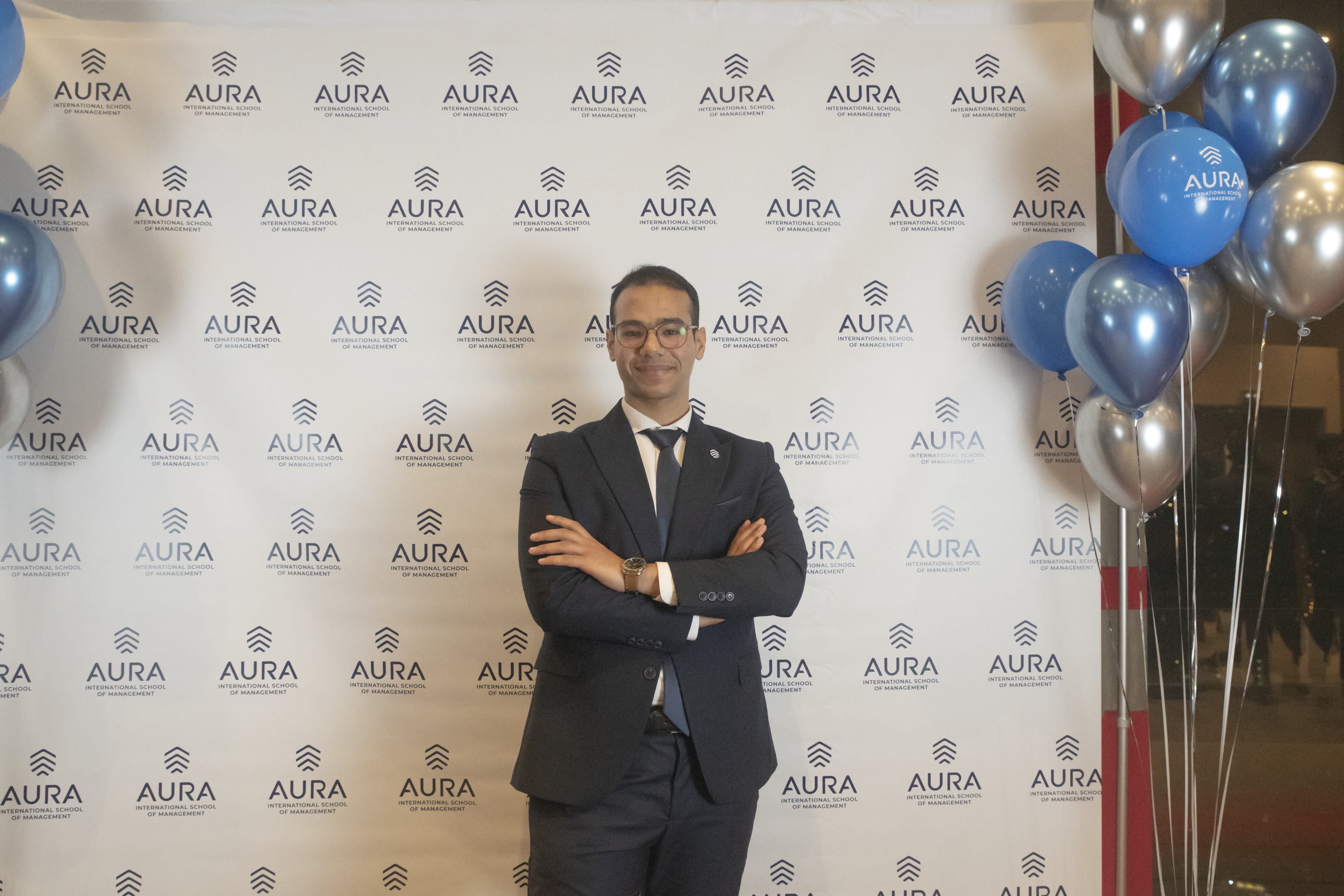 Aura student